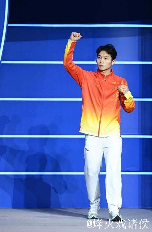 全运会跳水男子3米板决赛 王宗源强势夺冠 全运会跳水男子3米板决赛 王宗源强势夺冠