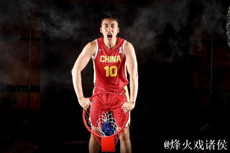 中国男篮新秀崭露头角 王俊杰:仍有诸多不足待改进 中国男篮新秀崭露头角 王俊杰:仍有诸多不足待改进